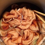 白色無地のエルゴよだれパッドを紅茶染